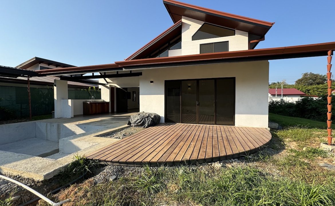3 BEDROOM HOME IN CENTRAL UVITA